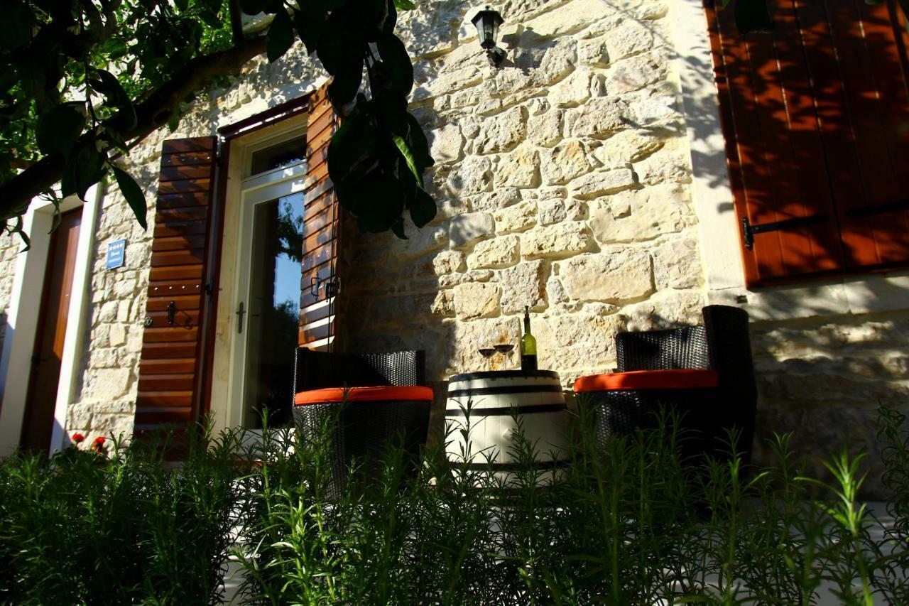 Old House Daire Sveti Filip i Jakov Dış mekan fotoğraf