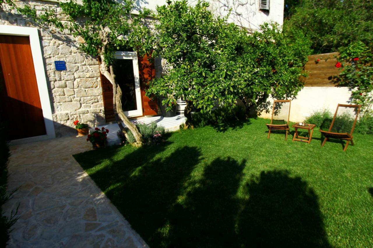 Old House Daire Sveti Filip i Jakov Dış mekan fotoğraf