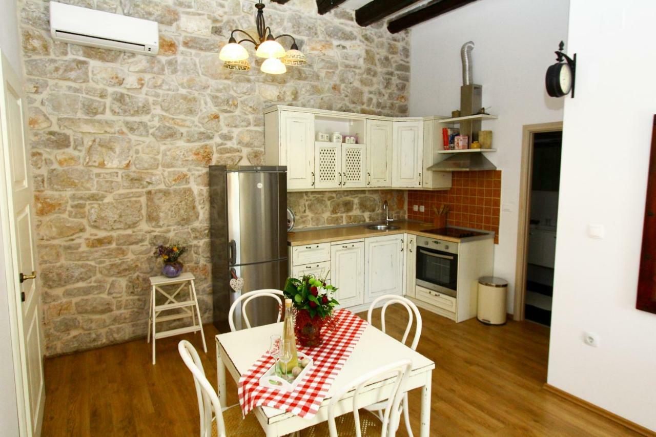 Old House Daire Sveti Filip i Jakov Dış mekan fotoğraf